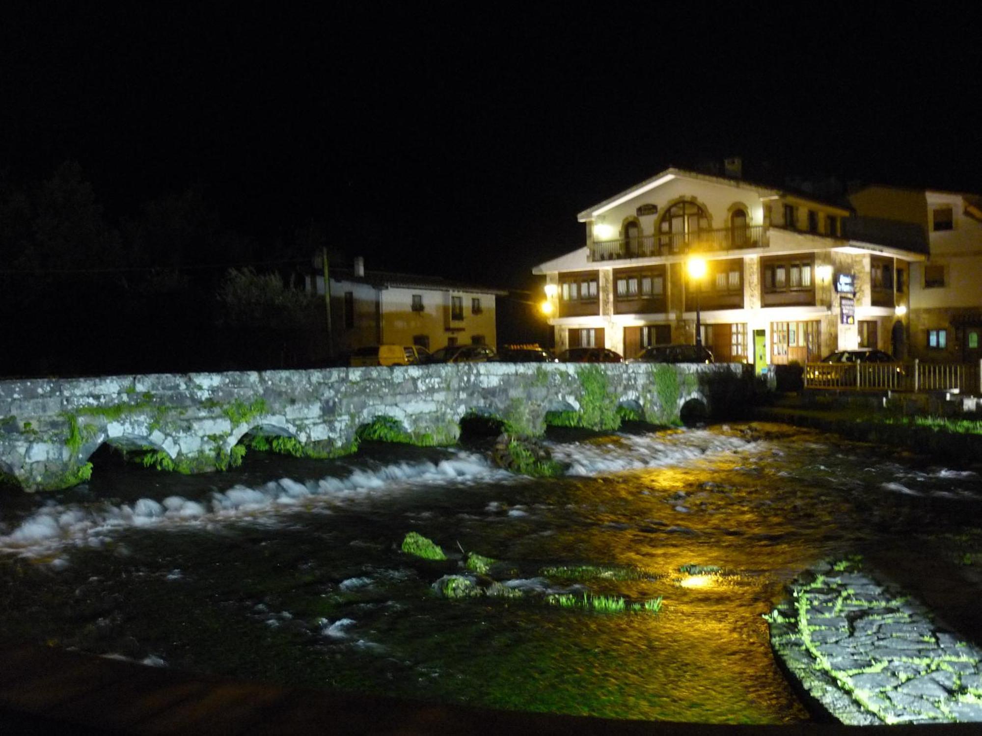 Hotel La Fuentona De Ruente Zewnętrze zdjęcie
